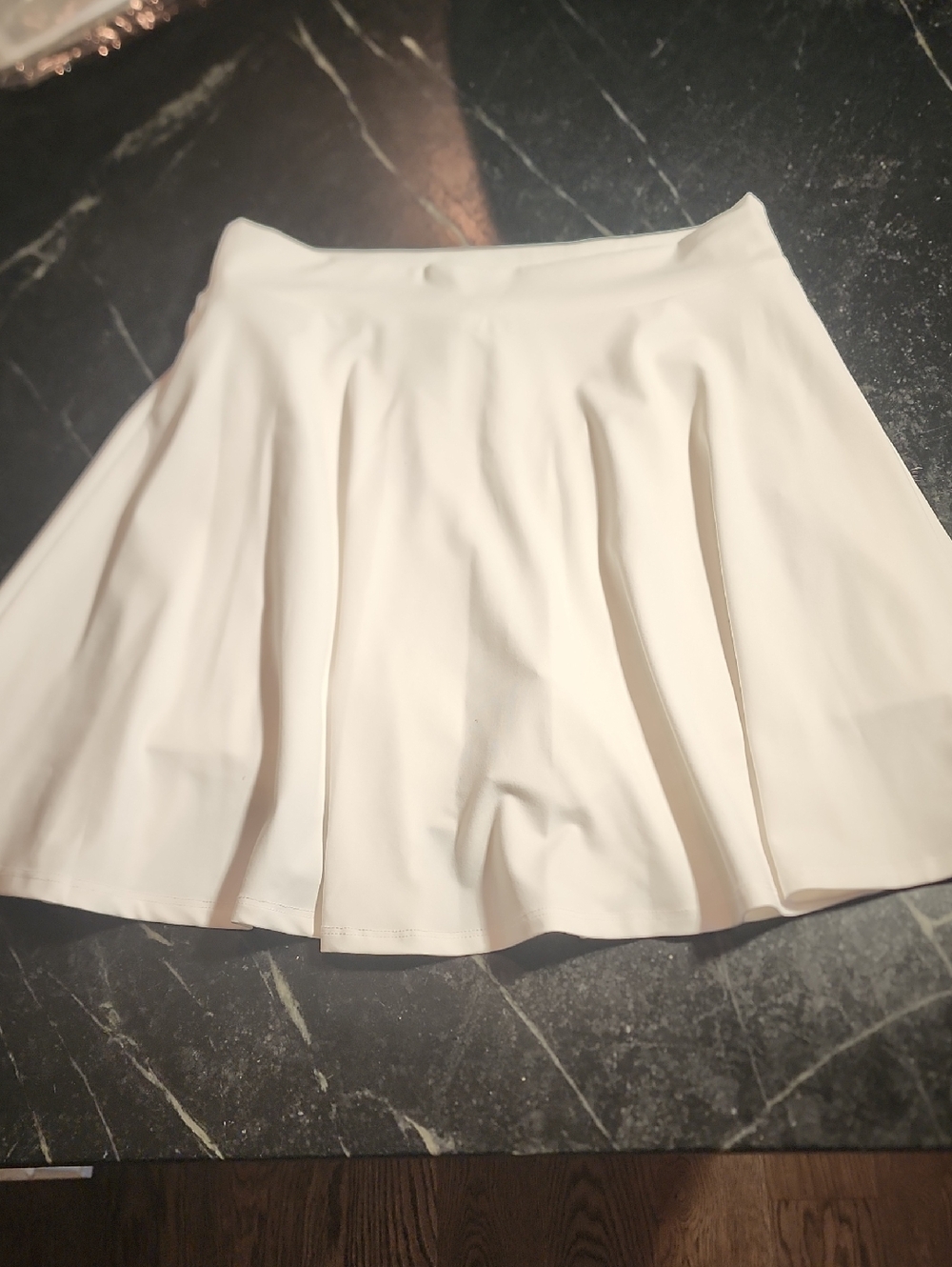 NWT Fabletics White Flounce Skirt Tennis Athleisure Medium